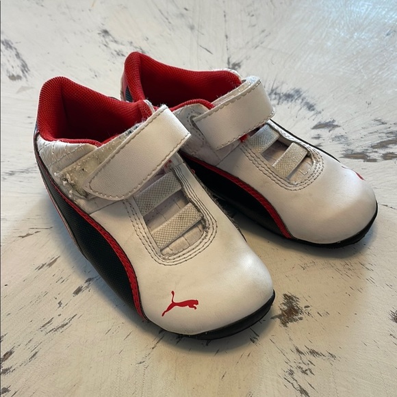 Puma White and Red Toddler Sneakers with Velcro Closure - Picture 1 of 4